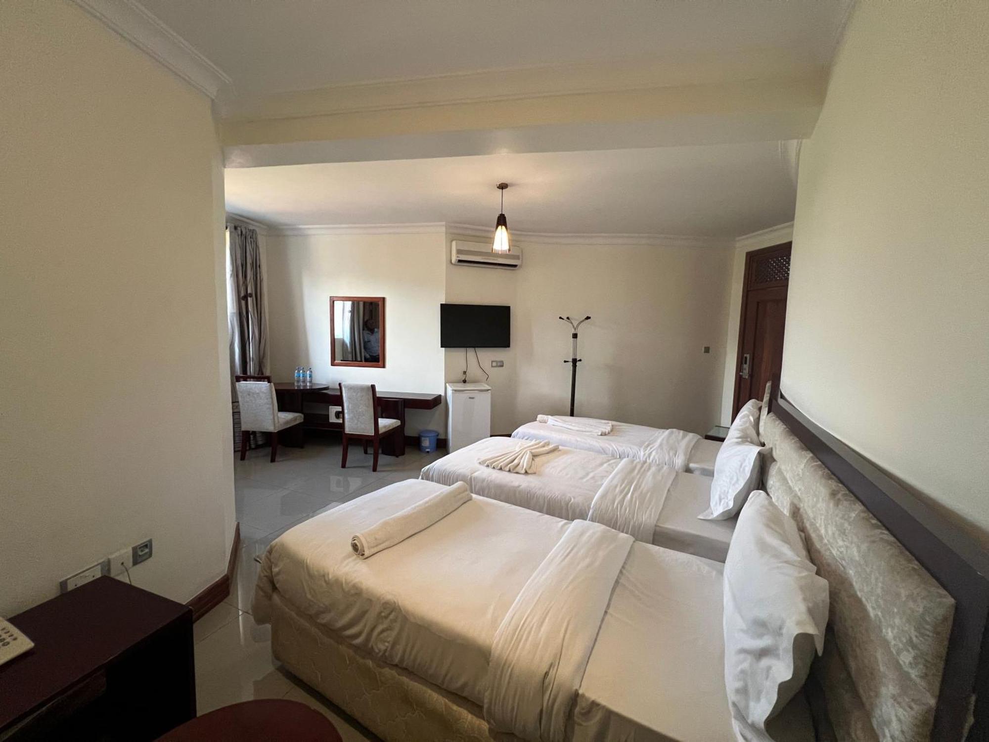 Nejobugg Palace Hotel Nkoanrua Esterno foto