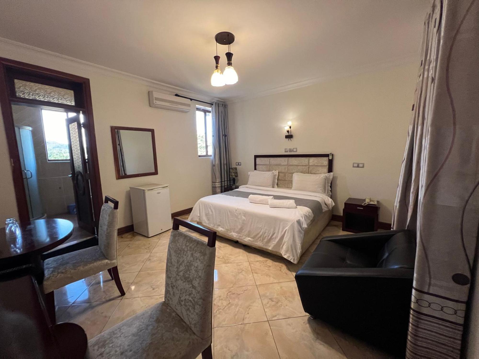 Nejobugg Palace Hotel Nkoanrua Esterno foto