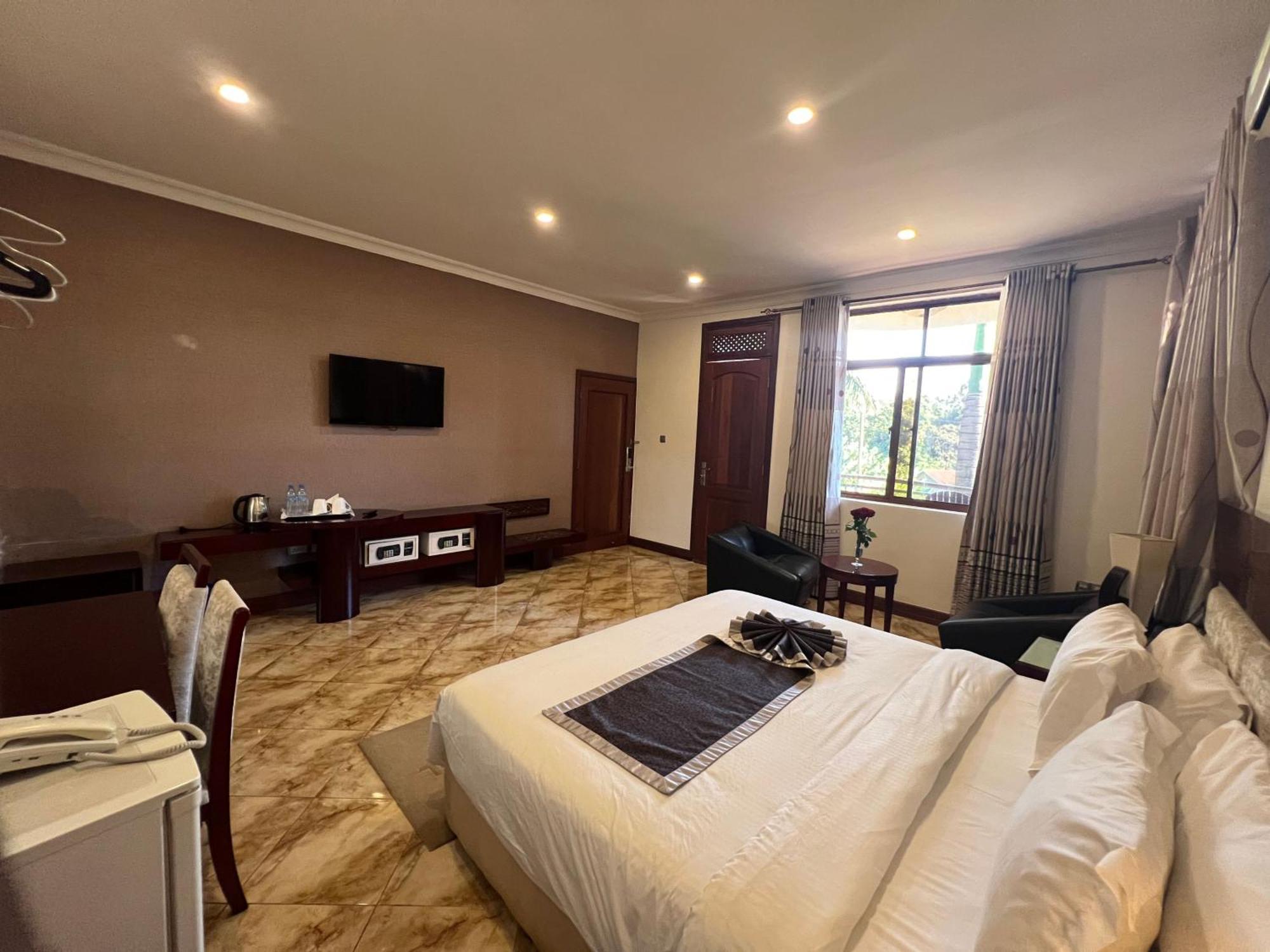 Nejobugg Palace Hotel Nkoanrua Esterno foto
