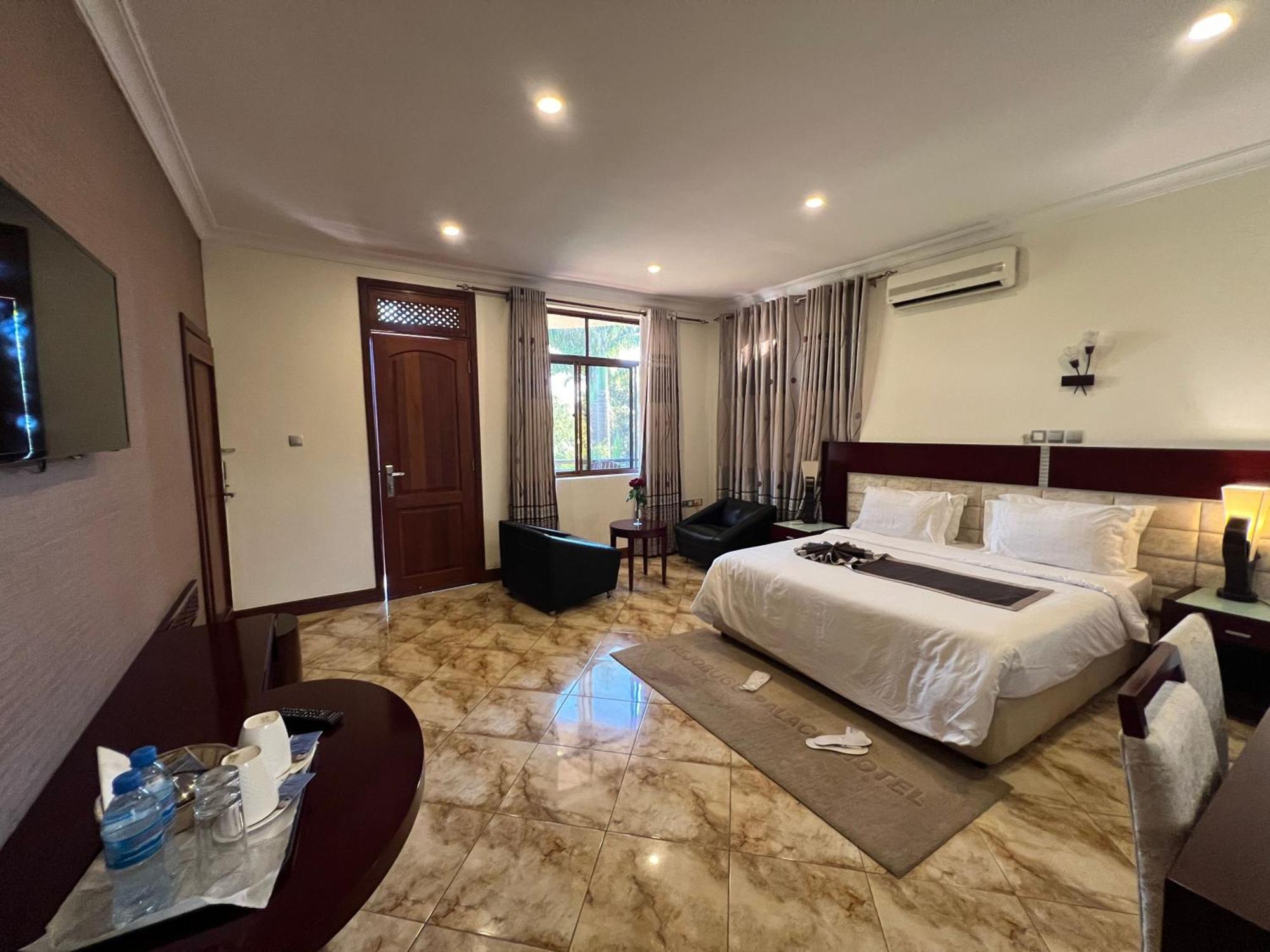 Nejobugg Palace Hotel Nkoanrua Esterno foto