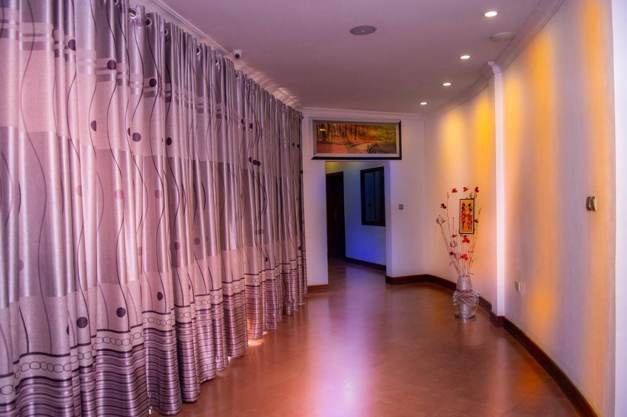 Nejobugg Palace Hotel Nkoanrua Esterno foto